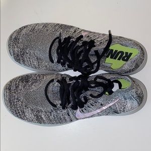 Size 8.5 Nike Free Rn Flyknits